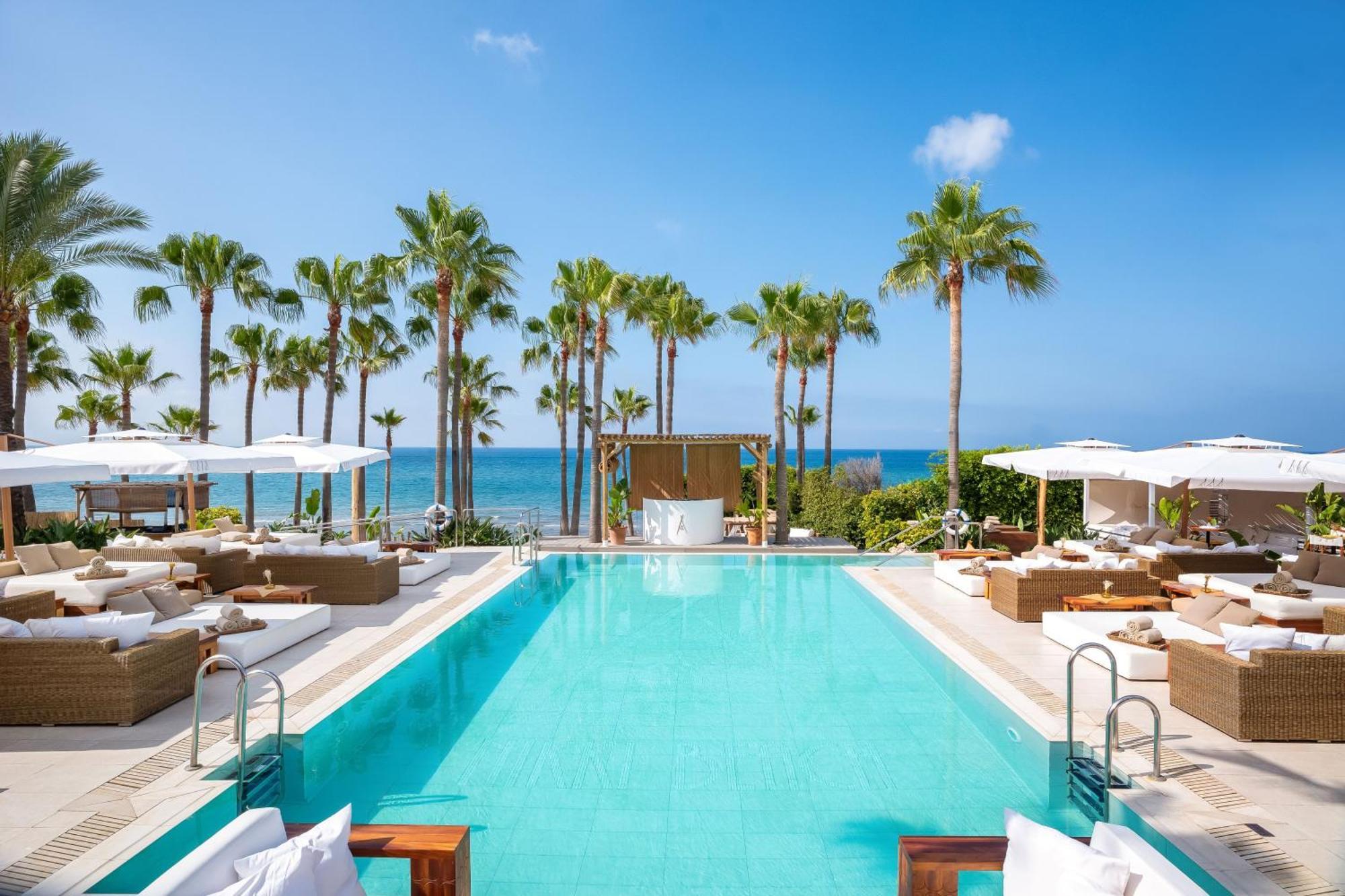Don Carlos 马尔韦利亚 外观 照片 The beach club at the 1868 Beach Club